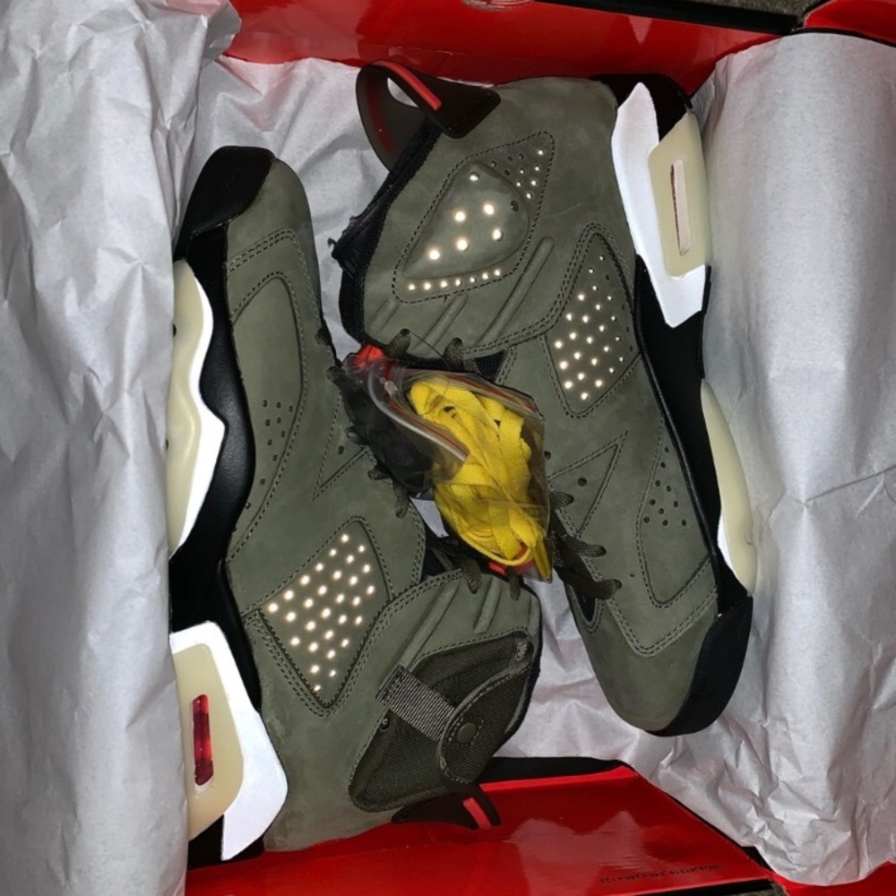 Jordan 6 Travis Scott